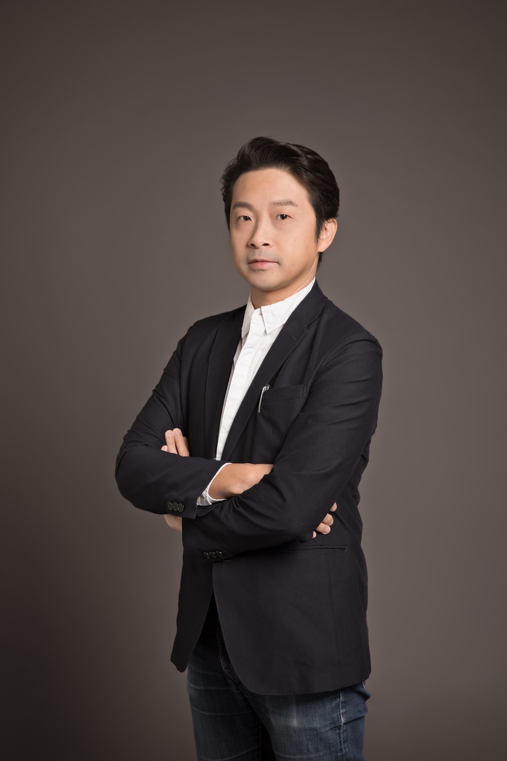Portrait of Dr. Steve Huang, Founder & CEO.
